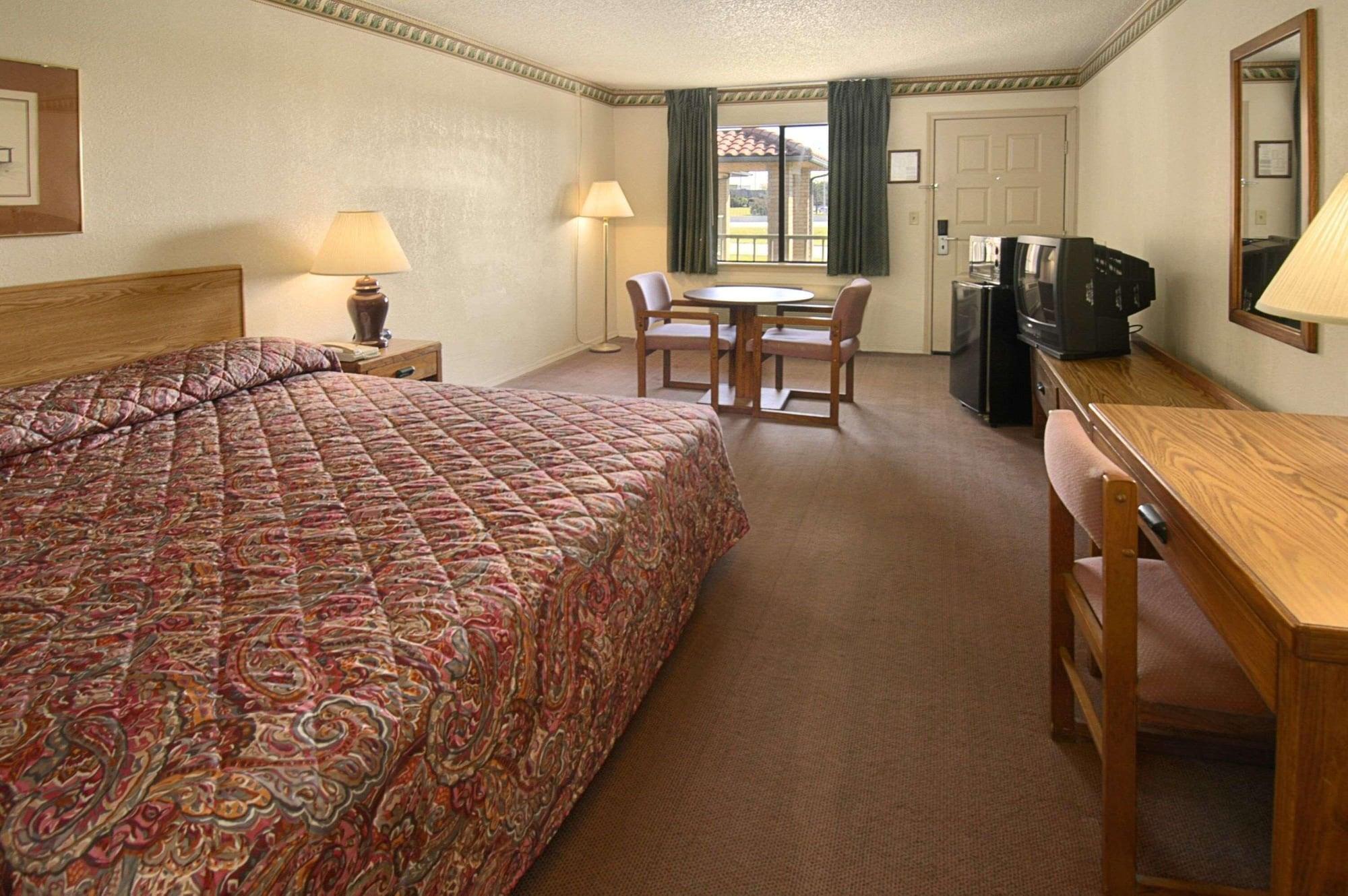 Travelodge By Wyndham Талса Екстер'єр фото